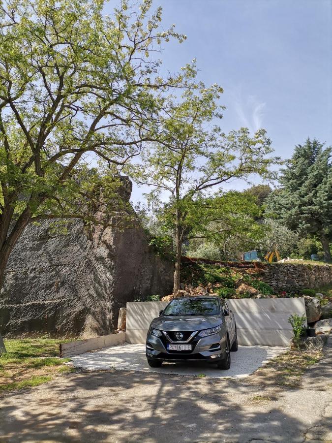 Cave With Free Parking Apartment Pula Ngoại thất bức ảnh