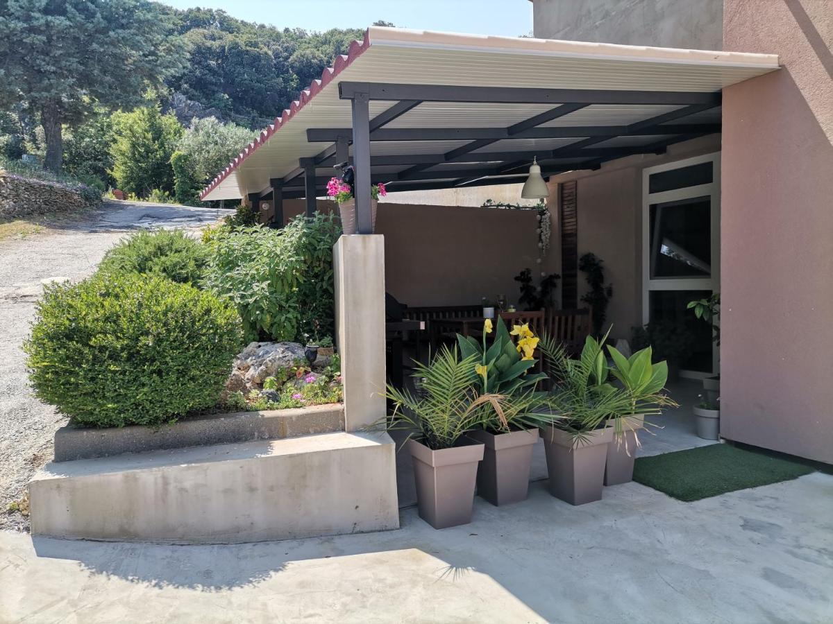 Cave With Free Parking Apartment Pula Ngoại thất bức ảnh
