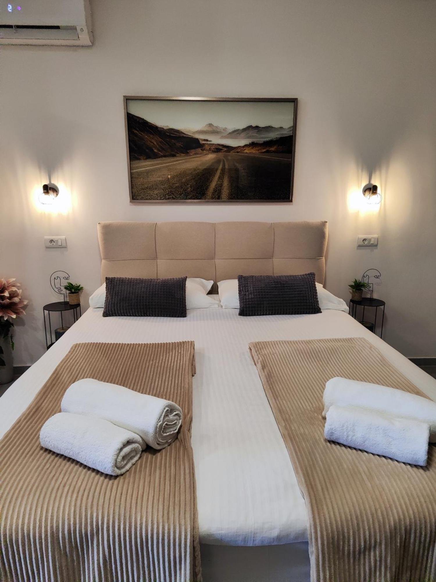 Cave With Free Parking Apartment Pula Ngoại thất bức ảnh